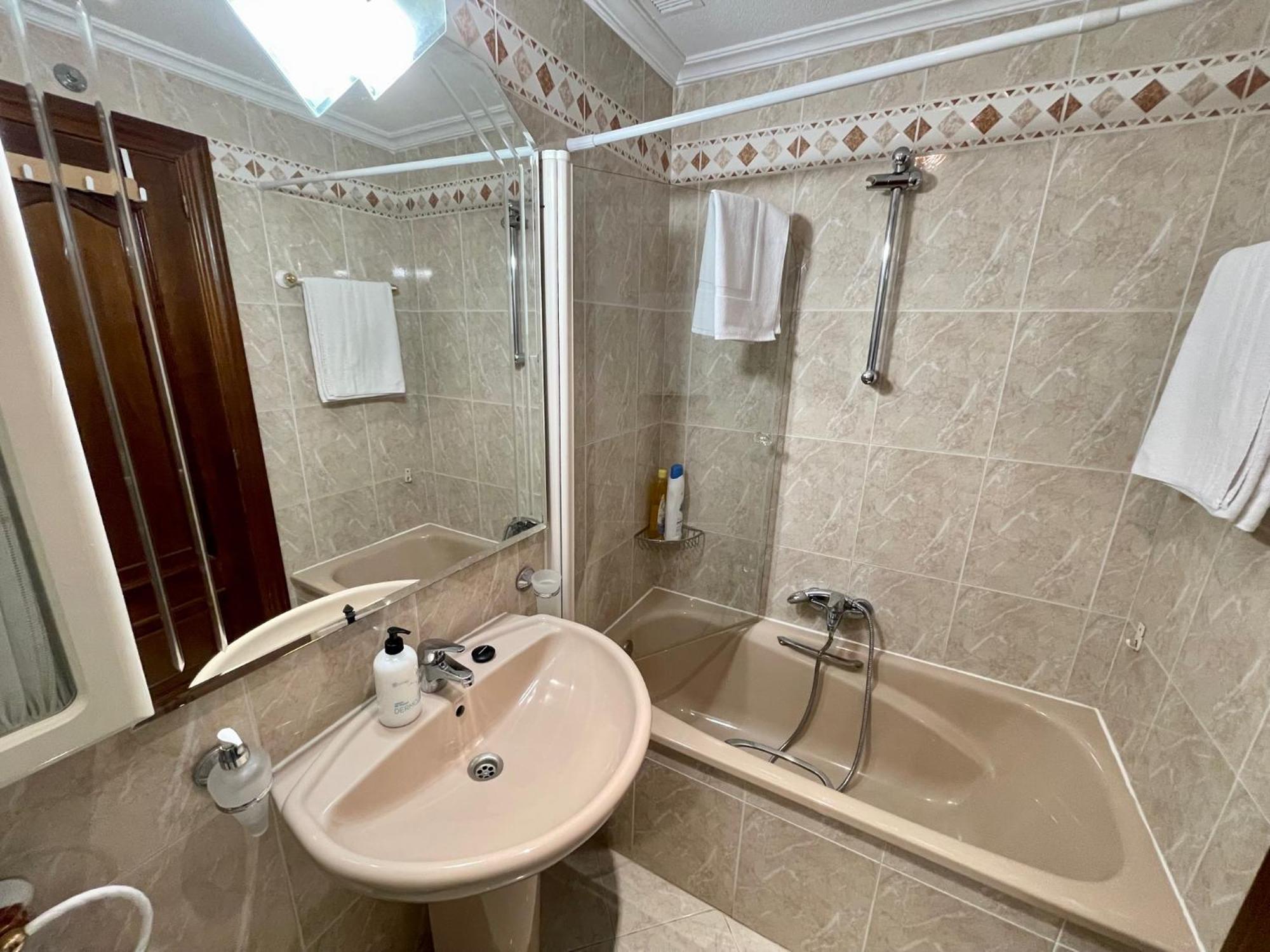 Apartamento Reyes De Espana / Free Parking & Wi Fi سلامنكا المظهر الخارجي الصورة